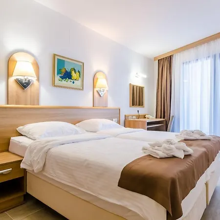 Paradiso 2 4* دوبروفينك