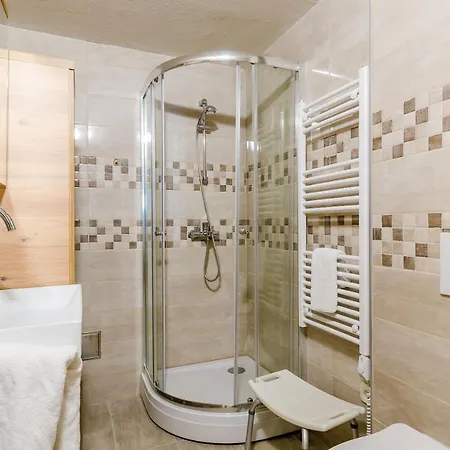 Paradiso 2 Hotell 4*
